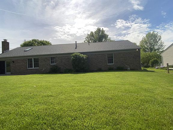 4th image of 75 Kelley Dr