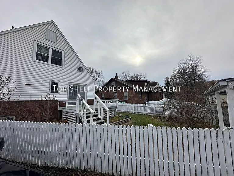 1624 48th St — Photo 12