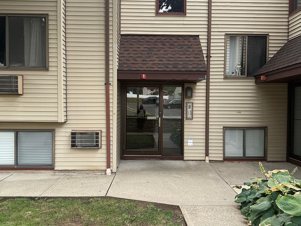 1st image of 210 Hackensack St #F3