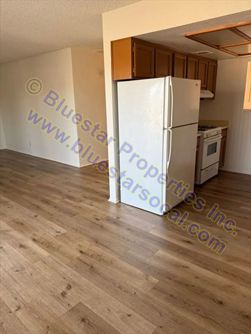 15845T — Photo 3