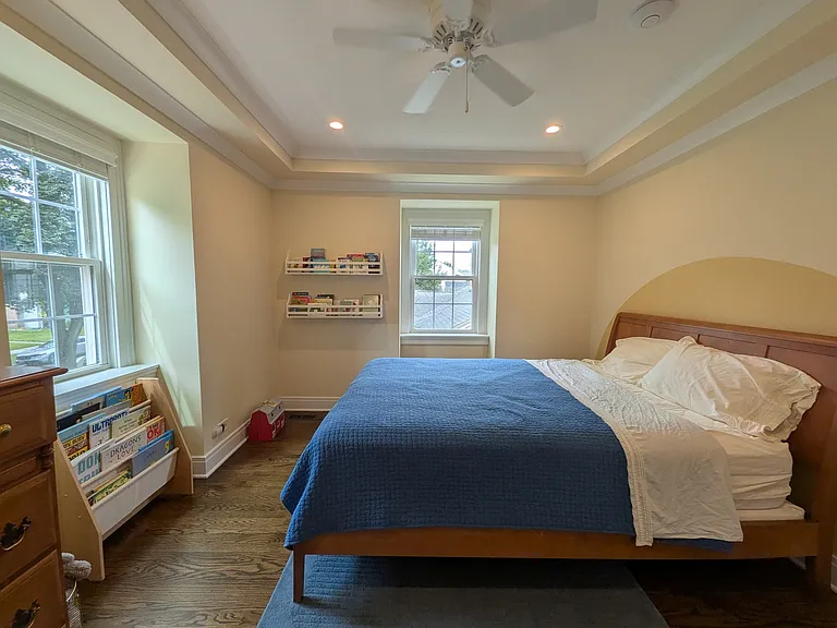 2741 Lincolnwood Dr — Photo 19