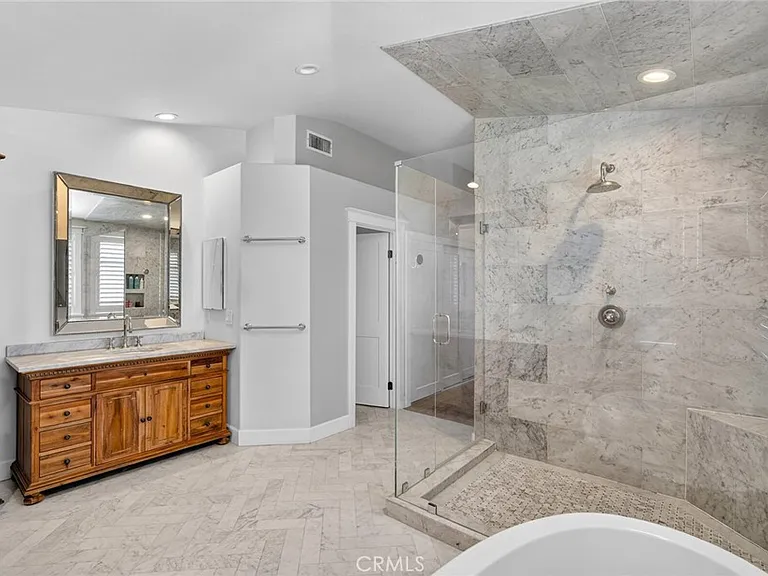 33 Brownsbury Rd — Photo 52