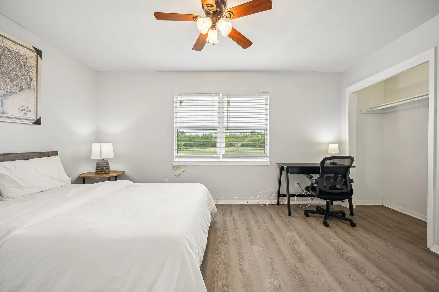 1 bed, 1.0 bath, 678 sqft, $2,341 — Photo 4