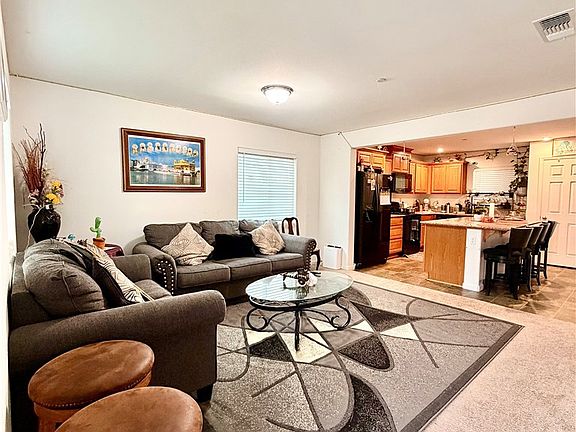 4th image of 156 Harp Ct