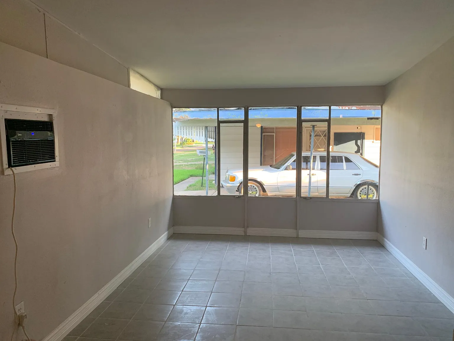 4618 Bethume Dr — Photo 3