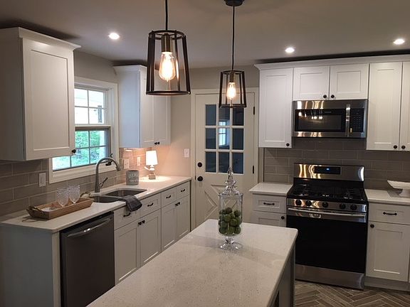 4th image of 1500 Dogwood Dr