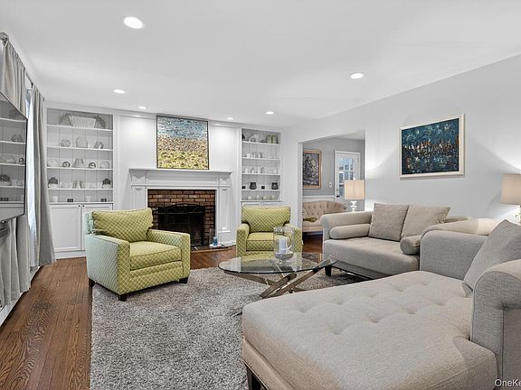 5th image of 4 Colonial Court