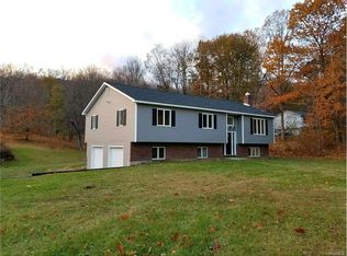 461 Roosa Gap Rd, Bloomingburg, NY