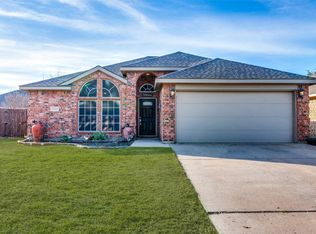 10413 Aransas Dr, Fort Worth, TX 76131