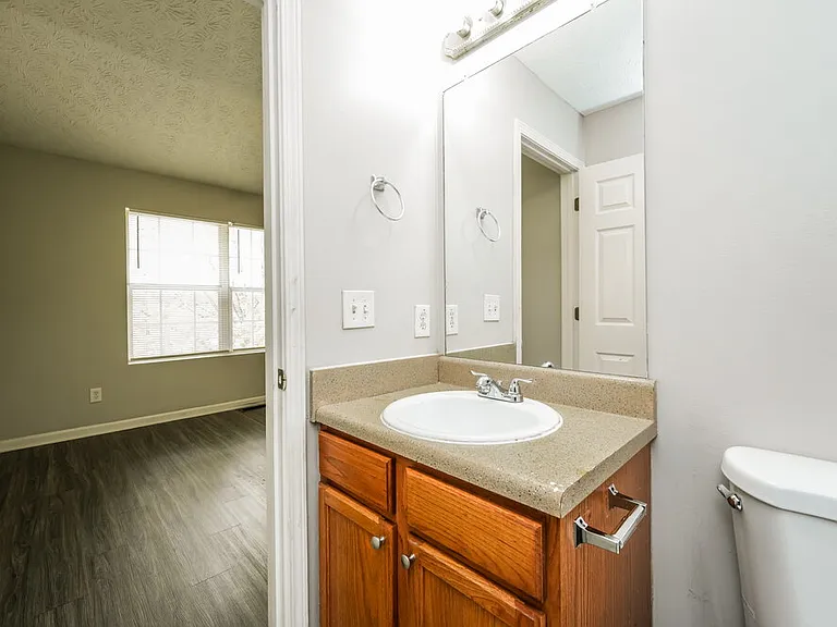 2286 Strathmoor Manor Dr — Photo 13