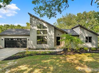 4415 Knapp Ct NE, Grand Rapids, MI 49525