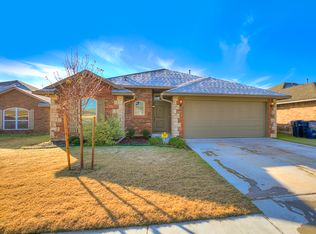 11512 SW 10th St, Yukon, OK 73099
