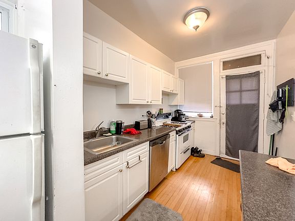 4th image of 945 Judson Ave APT 3