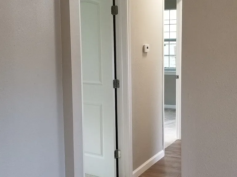 10509 Sierra Dr — Photo 3