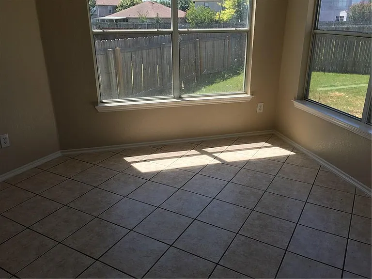 1203 Sheltie Ln — Photo 6