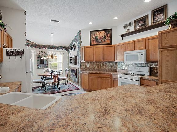 5th image of 2749 Banyan Pl