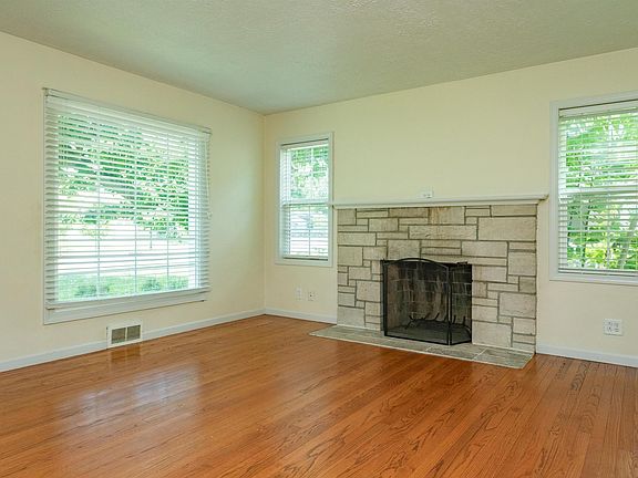 4th image of 1005 Lindberg Rd