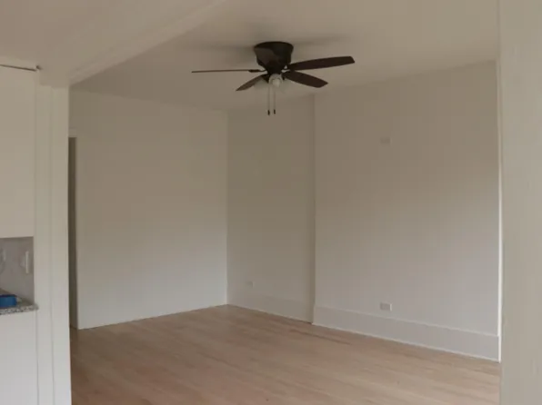 7246 S Bennett Ave #2, Chicago, IL 60649