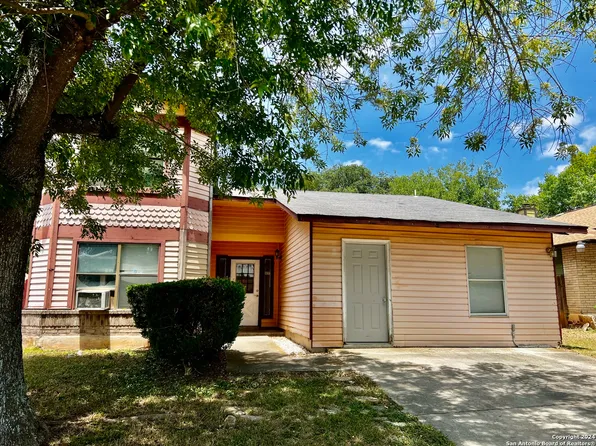 321 CYPRESSFOX DR, San Antonio, TX 78245