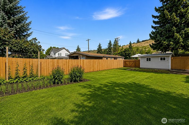3rd image of 119 W Gibson Avenue