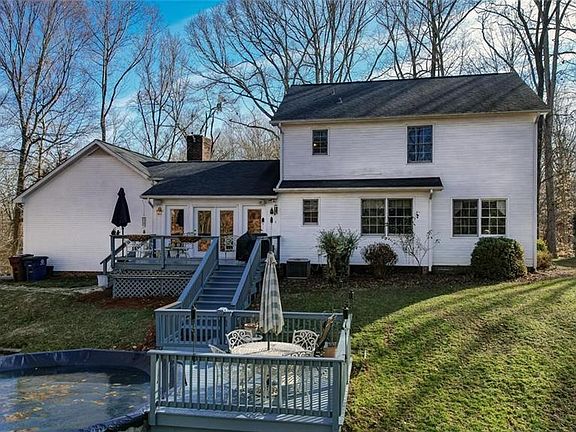 4th image of 262 Glendale Cir