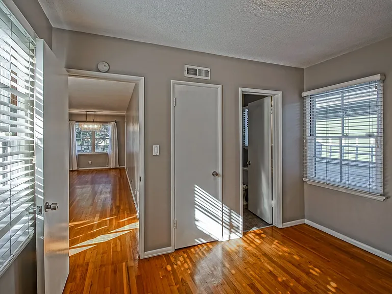 14226 Isis Ave — Photo 30