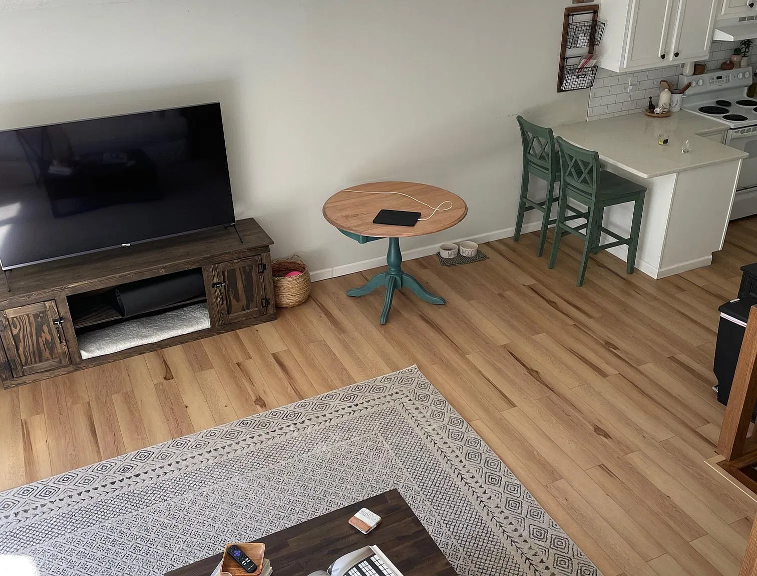 620 Senn Dr — Photo 4