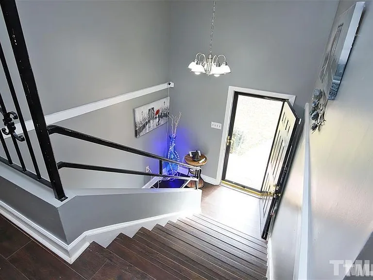 2518 W Wilson St — Photo 3