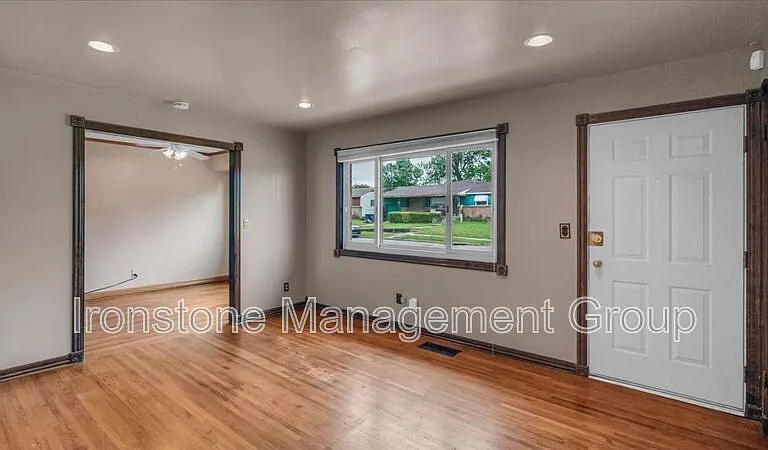 4956 S Maybelle Ave — Photo 10
