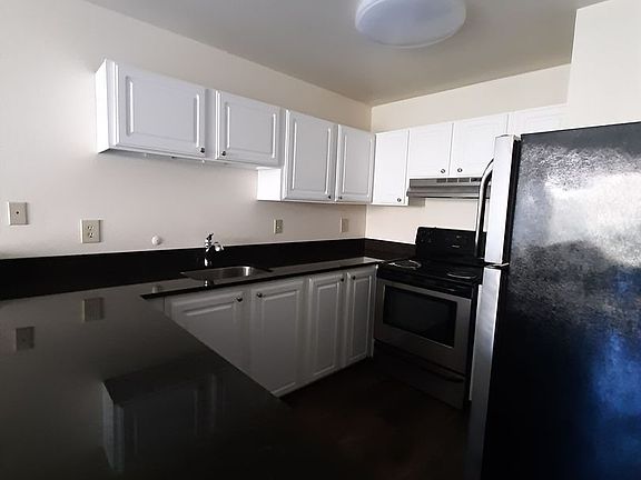 3rd image of 2418 NW 57th St APT 405