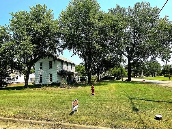 502 N Maple St, Peabody, KS 66866