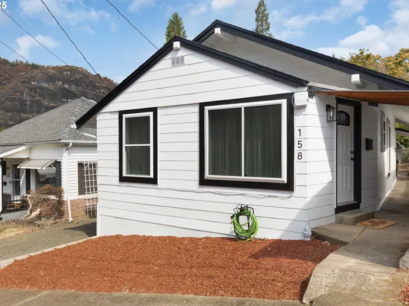158 SE Houck Ave, Roseburg, OR 97470