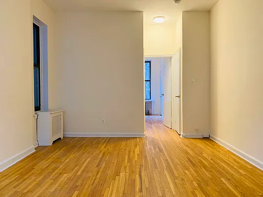 Rented by City Connections Realty | media 2