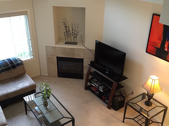 4th image of 490 Willoughby Way W