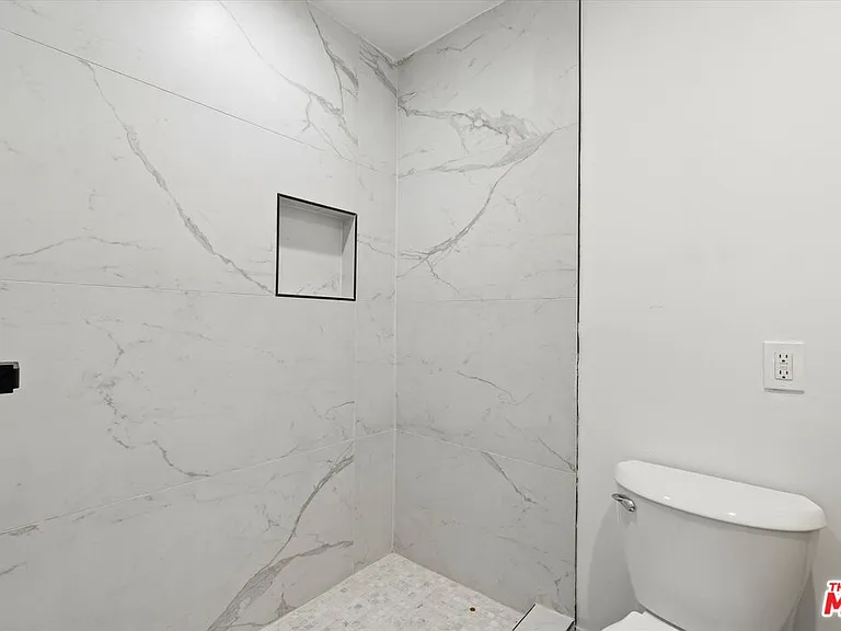 3748 Veteran Ave — Photo 17