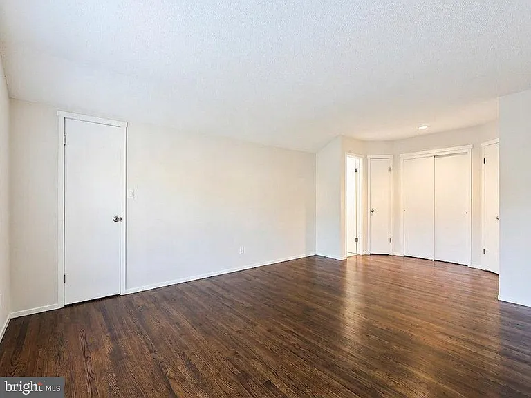 540 Sayre Dr — Photo 9