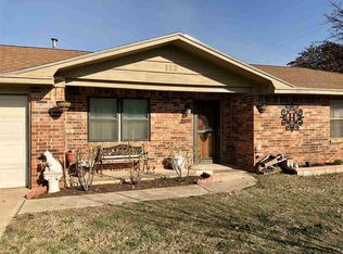 112 W Cool Springs Rd, Rush Springs, OK 73082