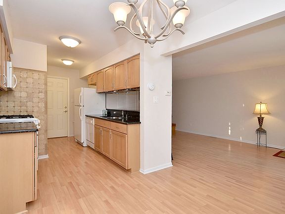 4th image of 8329 Portsmouth Dr Unit B