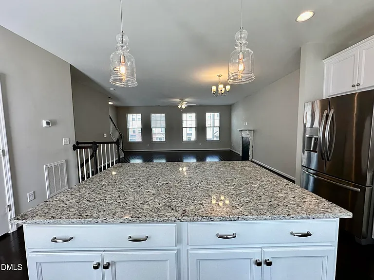 822 Richmont Grove Ln — Photo 5