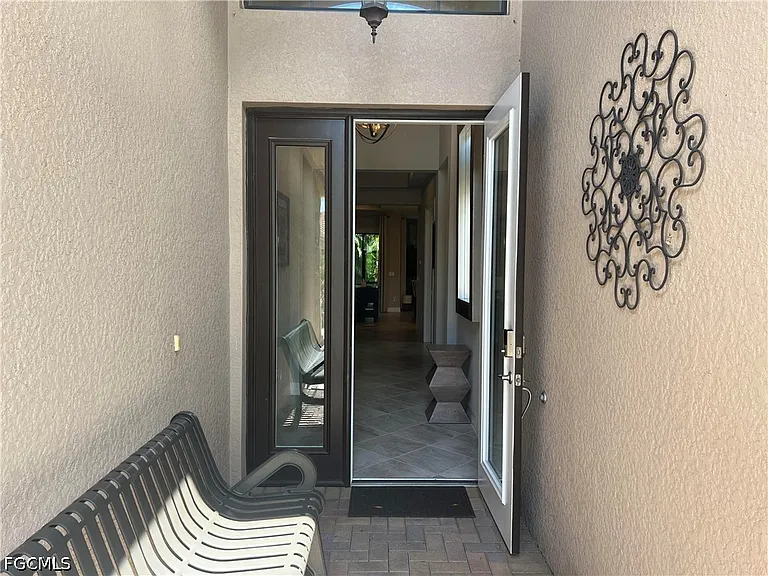 11624 Stonecreek Cir — Photo 3