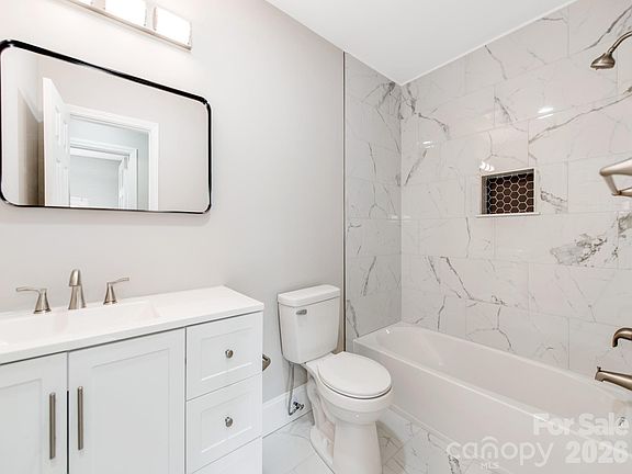 3rd image of 2025 Birchcrest Dr