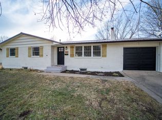 1212 Admiral Pl, Monett, MO 65708