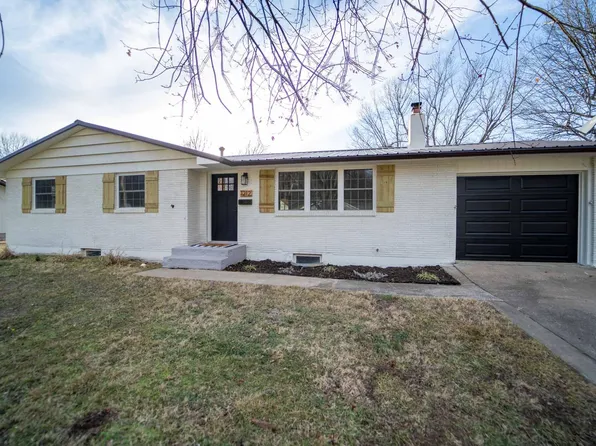 1212 Admiral Place, Monett, MO 65708
