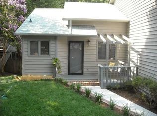 402 Chester Woods Ct, High Point, NC 27262
