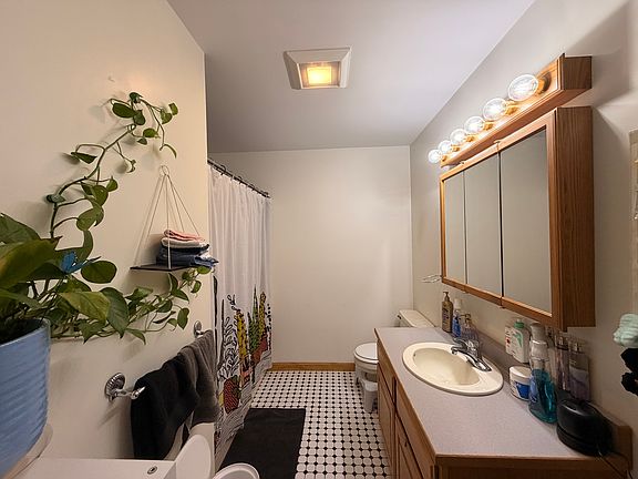 3rd image of 18 Maple St #B