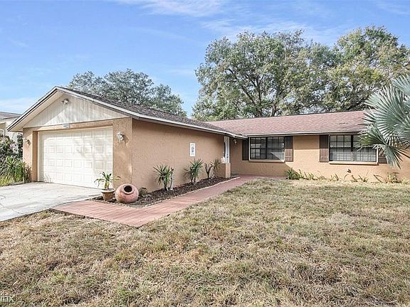 4th image of 16322 Bonneville Dr