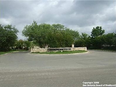 5th image of 819 Lodge Creek Dr