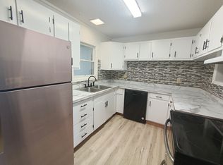 912 N Arapaho St, Independence, MO 64056