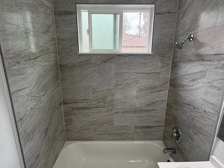 3059 Hawthorn St — Photo 8