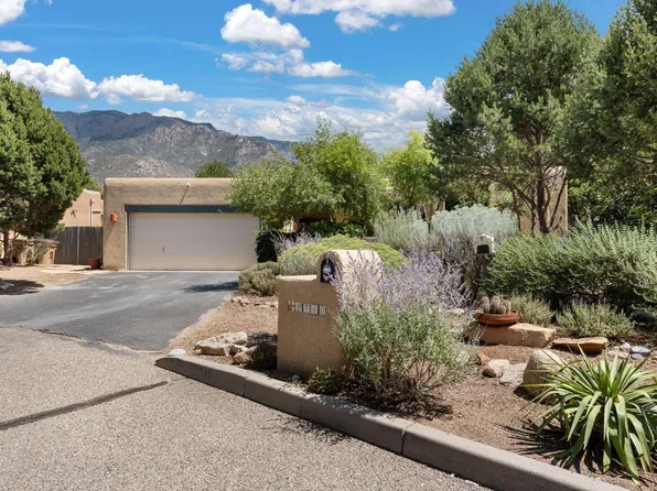 2740 Tramway Cir NE, Albuquerque, NM 87122